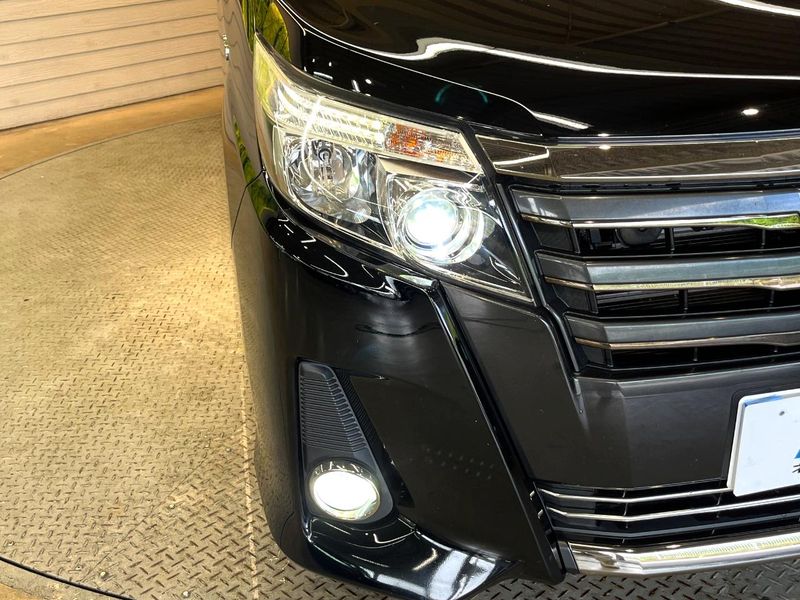 2017 Toyota Noah DAA-ZWR80W (UW-6aacae9abeca2)[16]