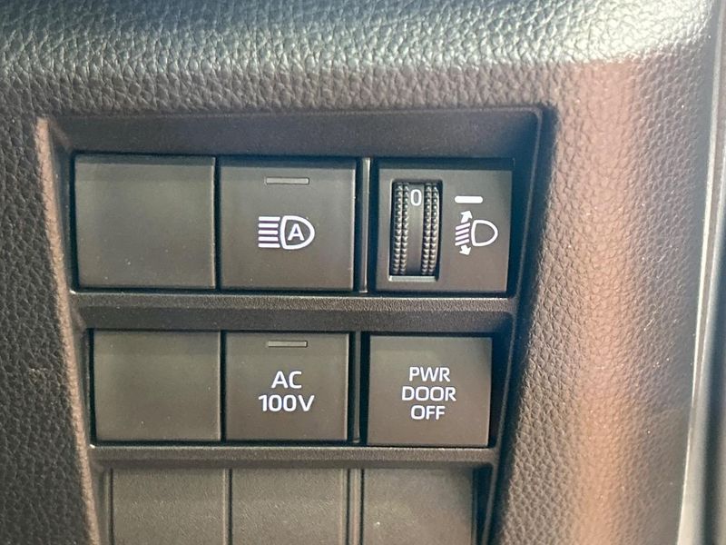 2023 Toyota Noah 6AA-ZWR90W (UW-6aacaea3b593e)[6]