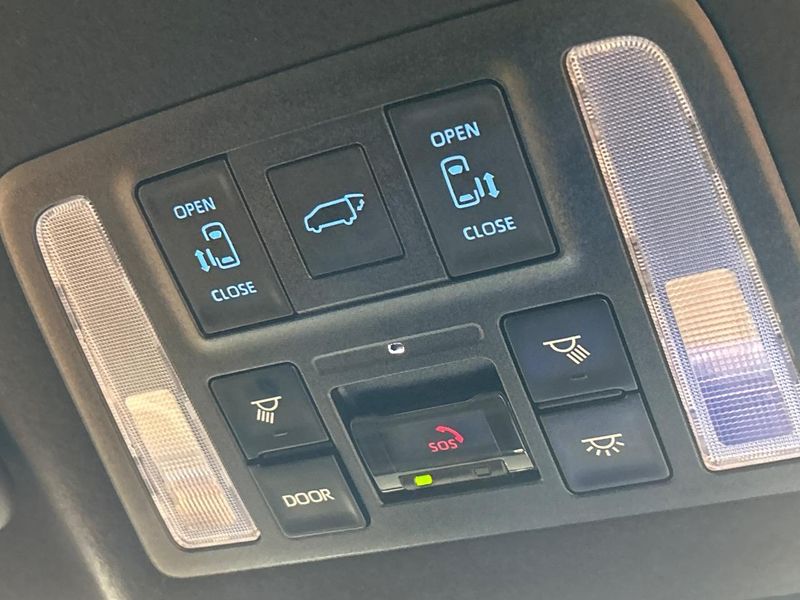 2023 Toyota Noah 6AA-ZWR90W (UW-6aacaea3b593e)[19]