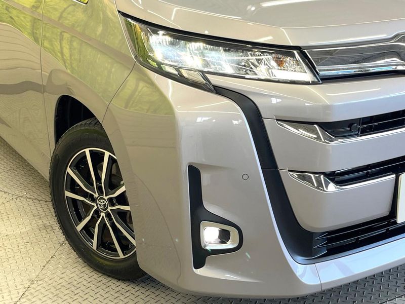 2023 Toyota Noah 6AA-ZWR90W (UW-6aacaea8e12a0)[14]