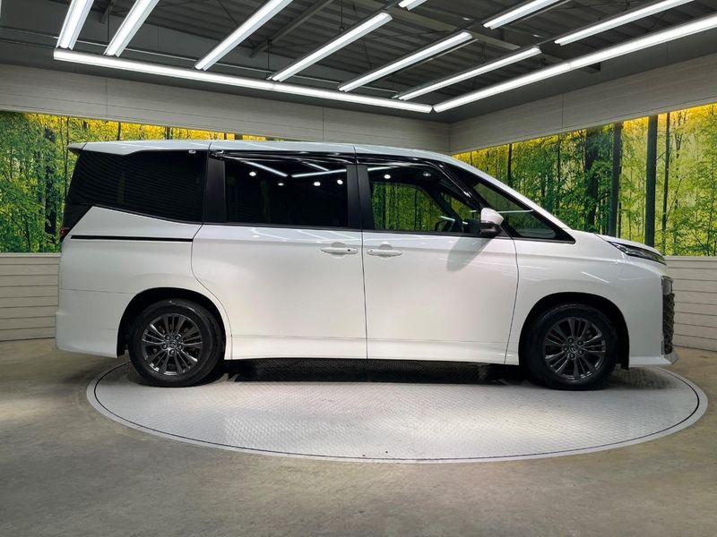 2022 Toyota Voxy 6AA-ZWR90W (UW-6aacaeb01f227)[16]