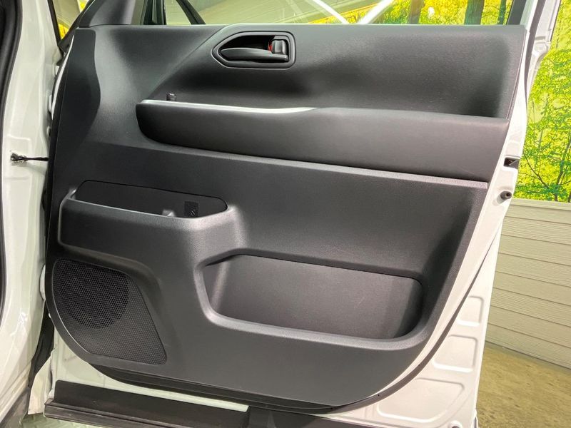 2022 Toyota Voxy 6AA-ZWR90W (UW-6aacaeb01f227)[27]