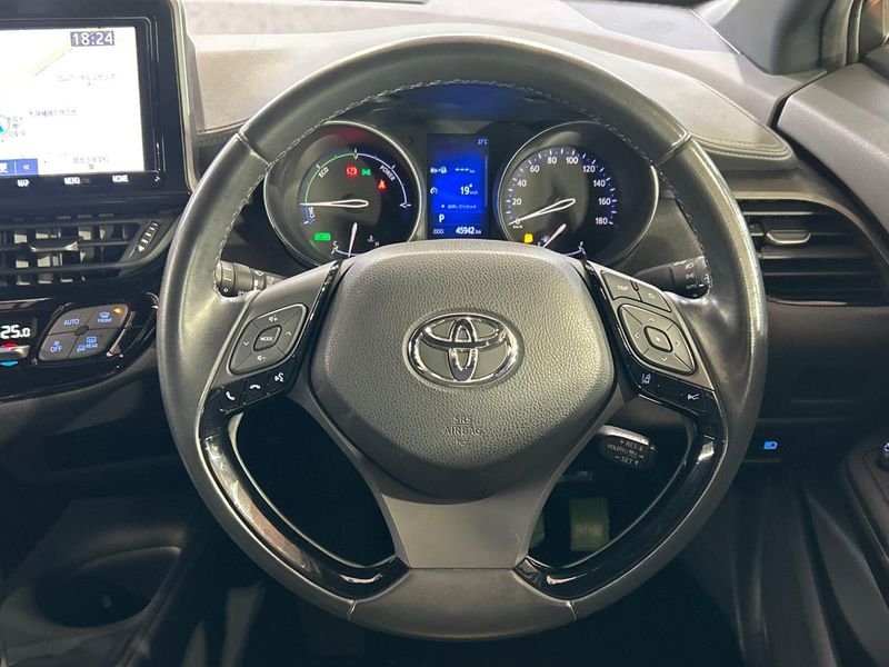 2019 Toyota C-HR DAA-ZYX10 (UW-6aacaeb6a7461)[18]