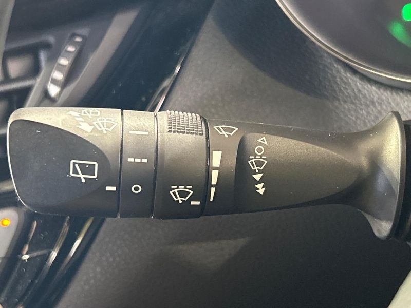 2019 Toyota C-HR DAA-ZYX10 (UW-6aacaeb6a7461)[3]