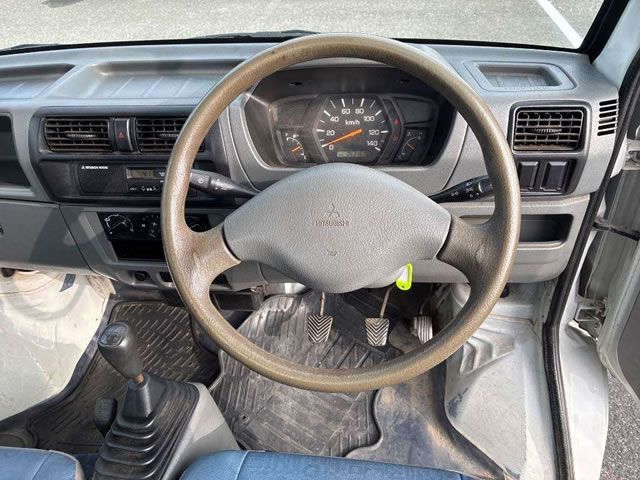 2000 Mitsubishi Minicab Truck GD-U62T (UW-mu6oo29bc6qw)[2]