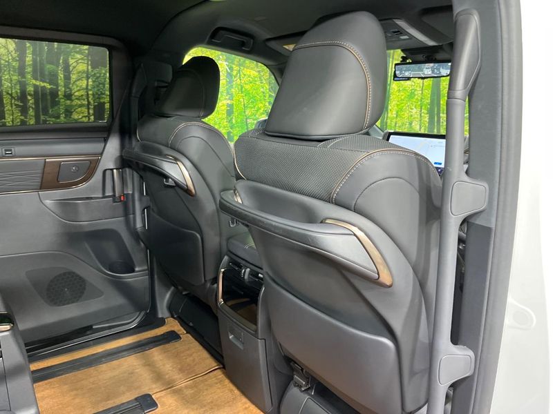 2023 Toyota Alphard Hybrid 6AA-AAHH40W (UW-6aadfb9aec2d5)[23]