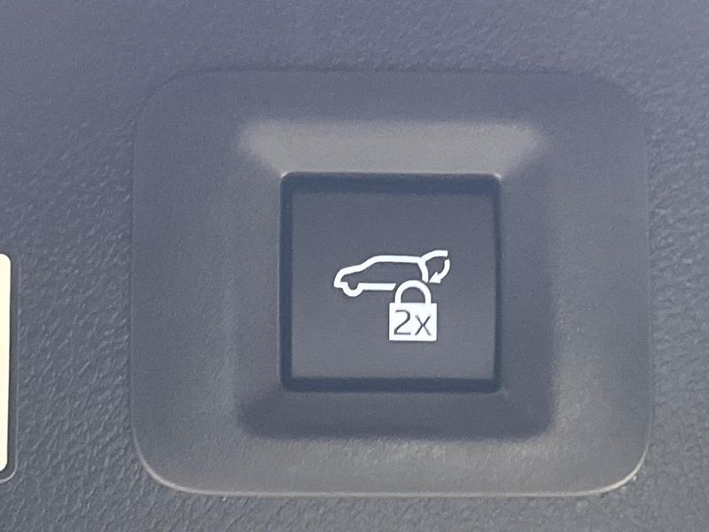 2023 Toyota Alphard Hybrid 6AA-AAHH40W (UW-6aadfb9aec2d5)[9]