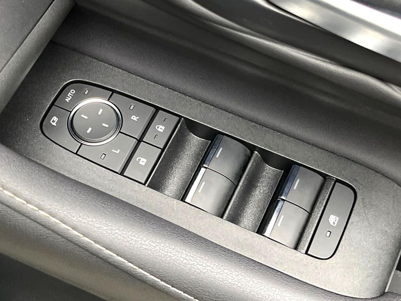 2023 Toyota Alphard Hybrid 6AA-AAHH40W (UW-6aadfb9b321c3)[10]