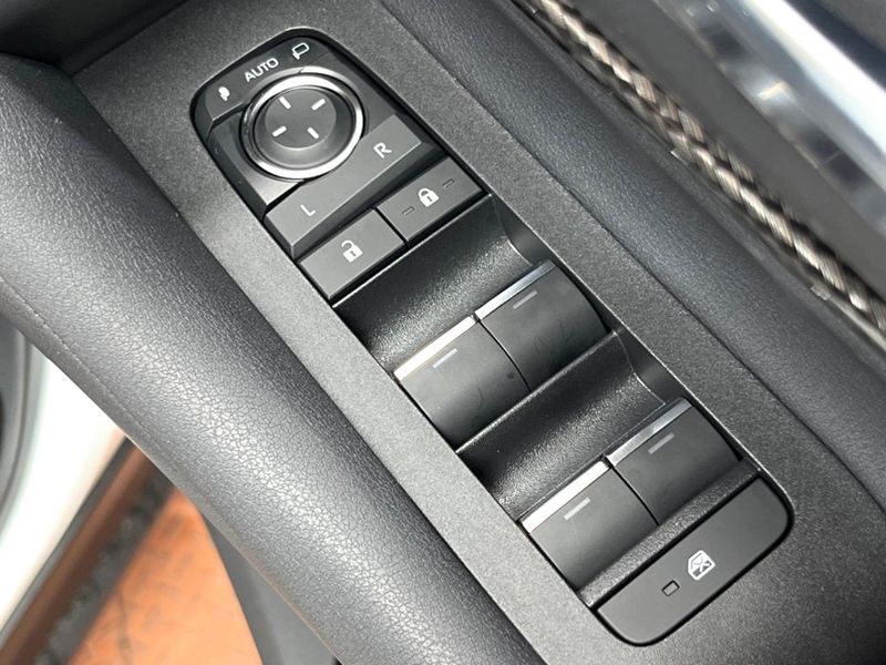 2026 Toyota Alphard Hybrid 6AA-AAHH40W (UW-6aadfba387f91)[23]