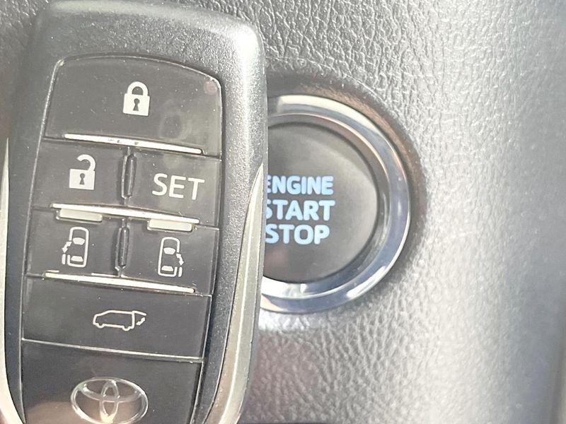 2017 Toyota Vellfire DBA-AGH30W (UW-6aadfbaf847af)[4]