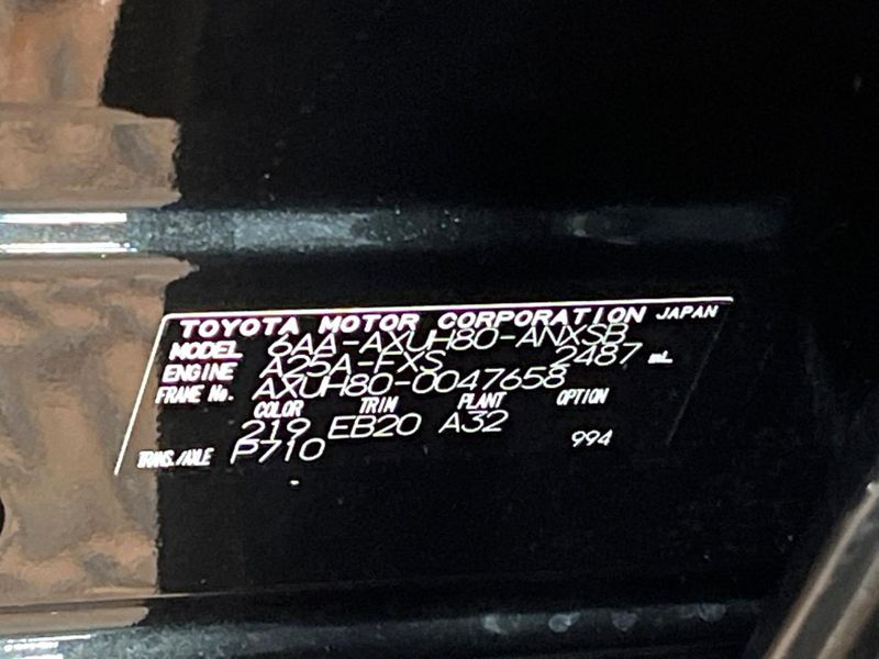 2022 Toyota Harrier Hybrid 6AA-AXUH80 (UW-6aadfbf04e0fe)[1]
