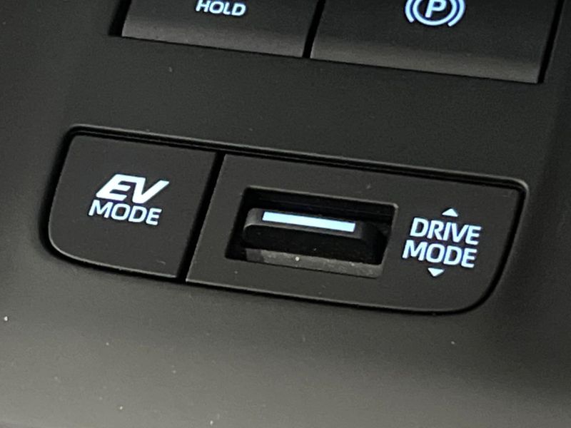 2022 Toyota Harrier Hybrid 6AA-AXUH80 (UW-6aadfbf04e0fe)[29]