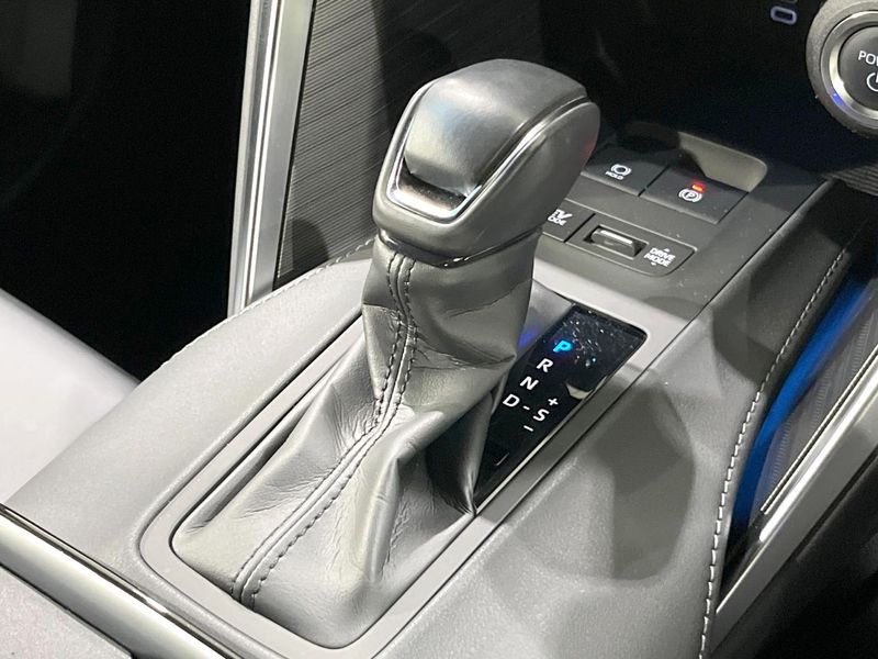 2024 Toyota Harrier Hybrid 6AA-AXUH80 (UW-6aadfbf5565fe)[25]