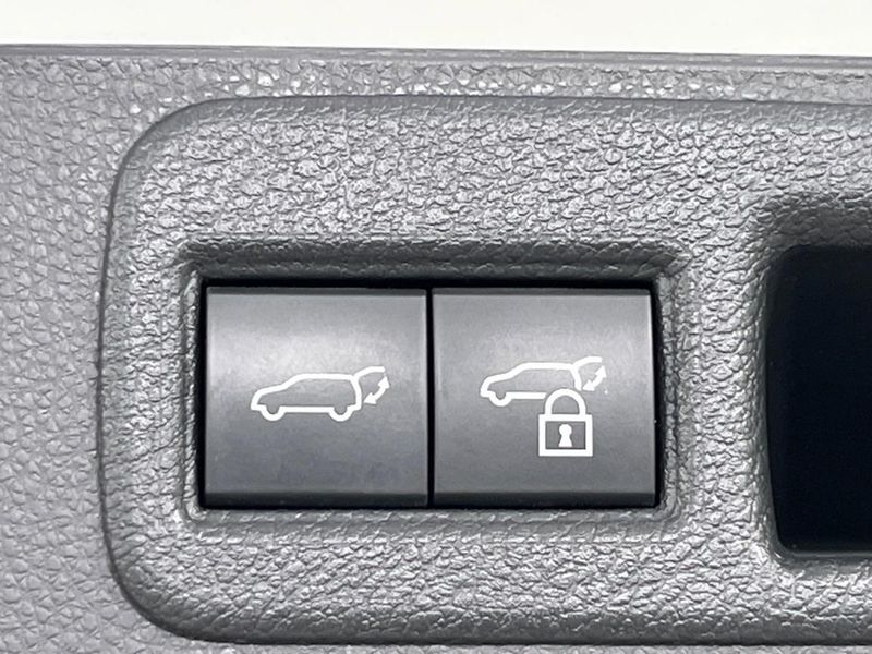2021 Toyota Harrier Hybrid 6AA-AXUH85 (UW-6aadfbf9a637e)[5]