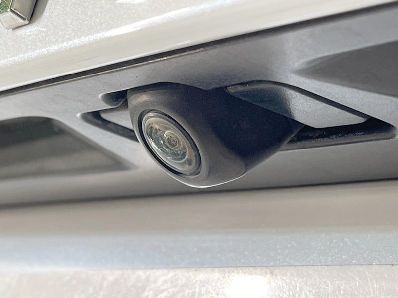 2017 Toyota Camry DAA-AXVH70 (UW-6aadfbfbc04c1)[23]
