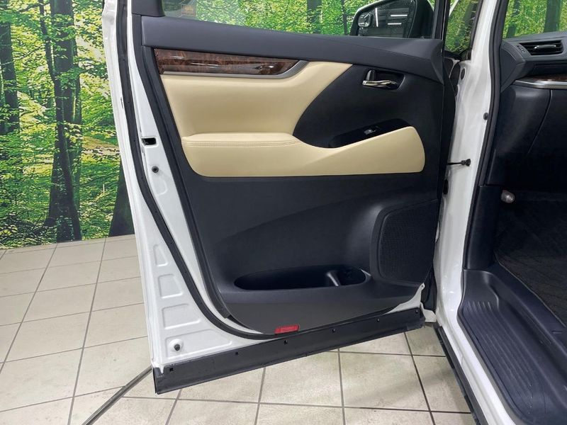 2020 Toyota Vellfire Hybrid DAA-AYH30W (UW-6aadfbffe3c8e)[26]