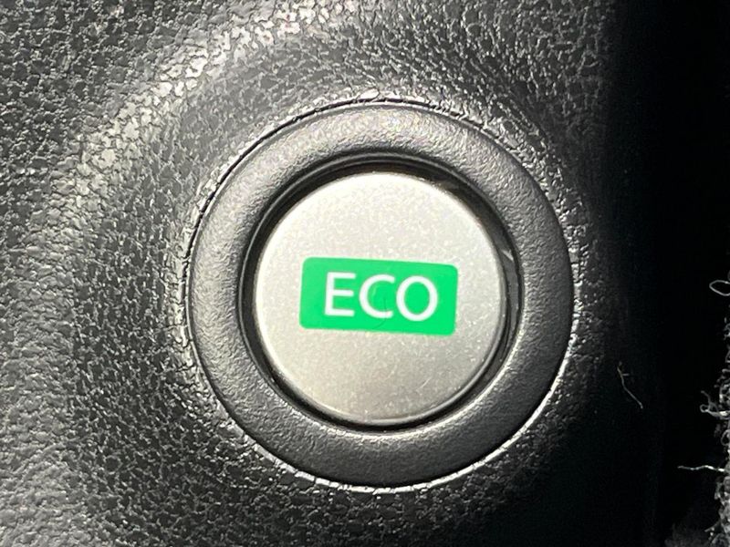 2015 Nissan Note DBA-E12 (UW-6aadfc7f3ccb4)[15]