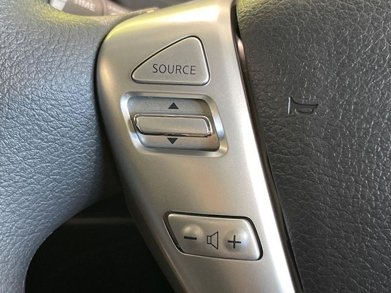 2015 Nissan Note DBA-E12 (UW-6aadfc7f3ccb4)[20]