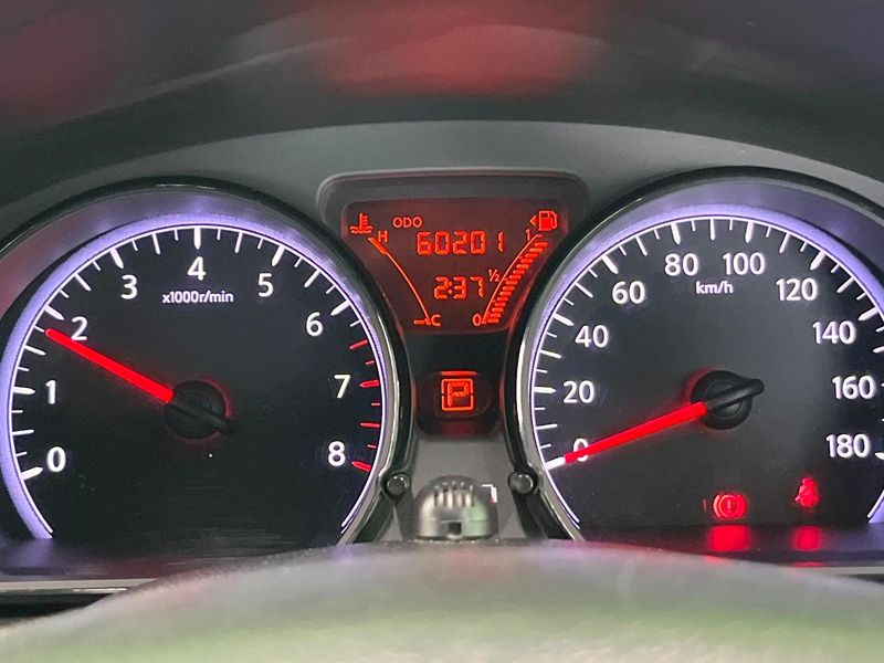 2015 Nissan Note DBA-E12 (UW-6aadfc803a9b1)[2]