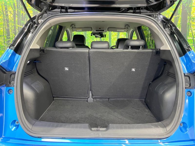 2022 Nissan Aura 6AA-FE13 (UW-6aadfc8d4e528)[15]