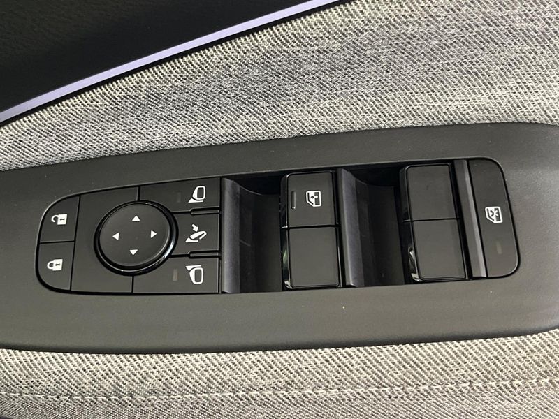 2023 Nissan Aura 6AA-FE13 (UW-6aadfc8f5ffed)[19]