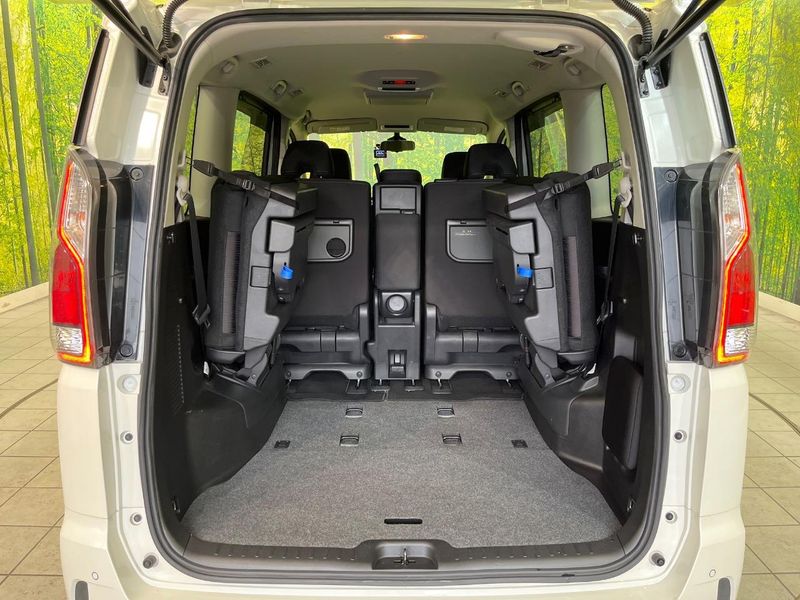 2016 Nissan Serena DAA-GFC27 (UW-6aadfcaf108a7)[19]