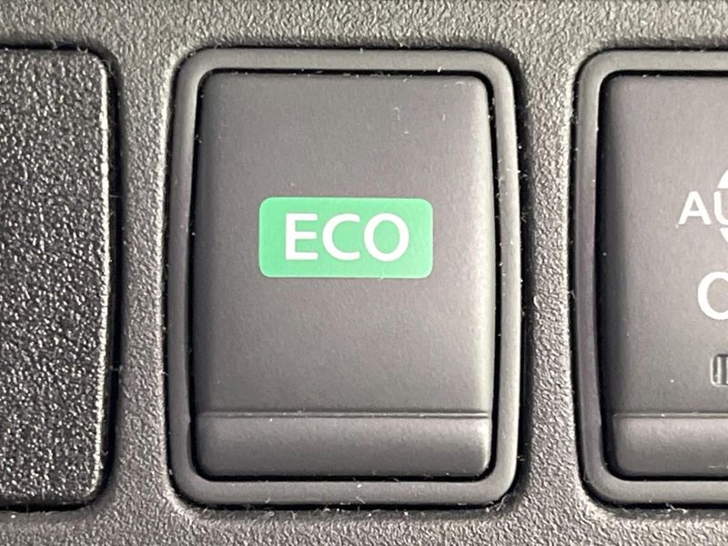 2017 Nissan Serena DAA-GFC27 (UW-6aadfcb077a97)[23]