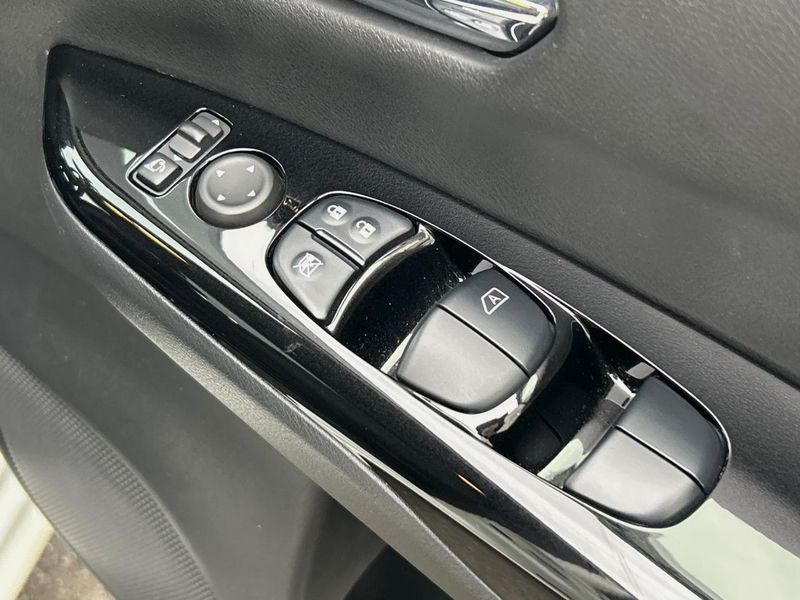 2018 Nissan Serena DAA-GFC27 (UW-6aadfcb4327a1)[19]
