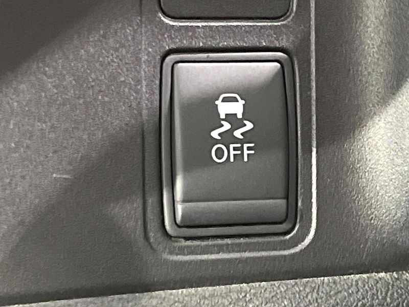 2017 Nissan Serena DAA-GFNC27 (UW-6aadfcbf4c914)[18]