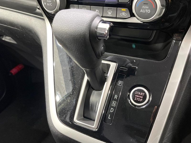 2017 Nissan Serena DAA-GFNC27 (UW-6aadfcbf4c914)[27]