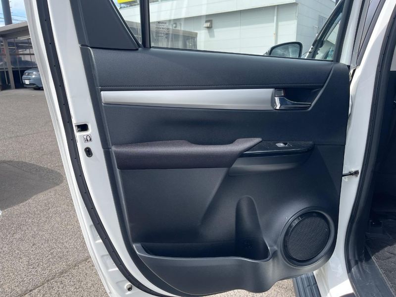 2022 Toyota Hilux 3DF-GUN125 (UW-6aadfce86fef4)[18]