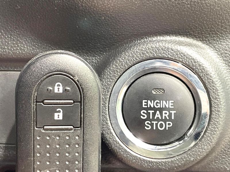 2015 Daihatsu Cast DBA-LA250S (UW-6aadfdc4144a8)[9]