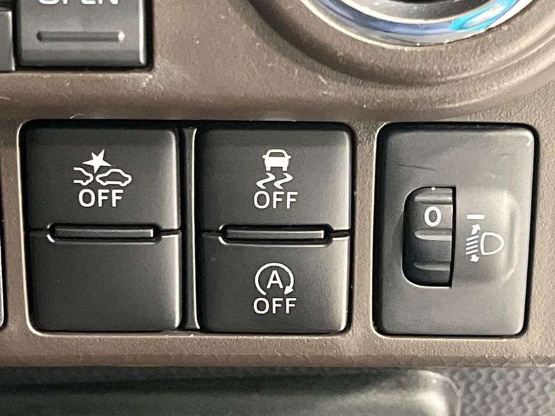 2020 Daihatsu Toll 5BA-M900S (UW-6aadfe2343030)[26]