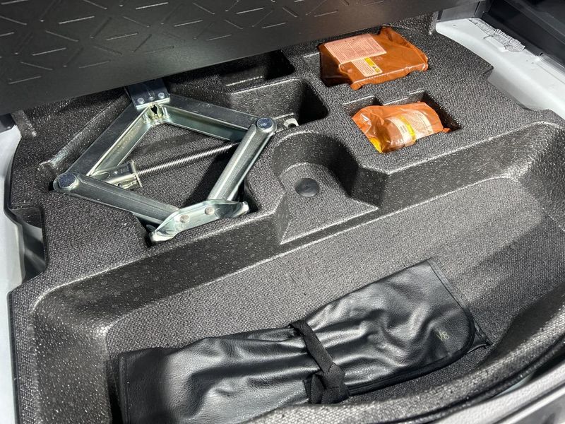 2019 Toyota RAV4 6BA-MXAA54 (UW-6aadfe9fb4d43)[5]