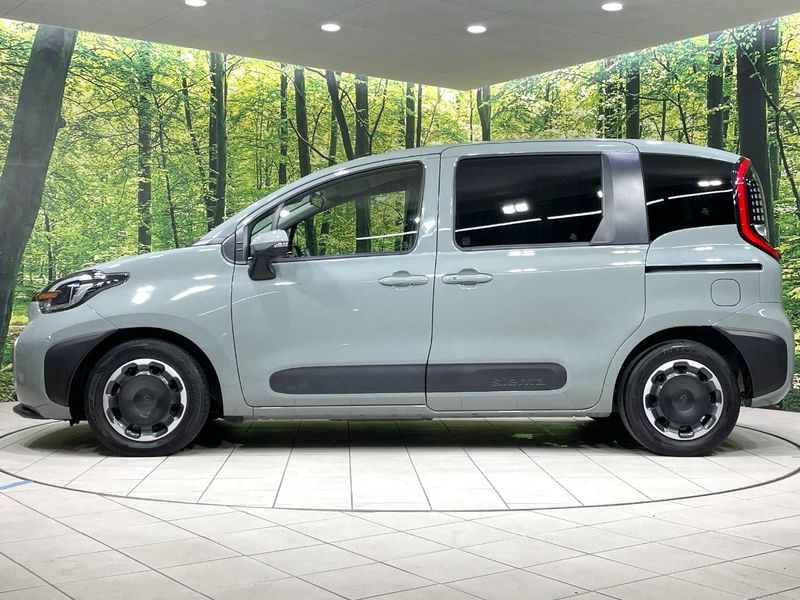 2023 Toyota Sienta 5BA-MXPC10G (UW-6aadfeab8cec8)[8]