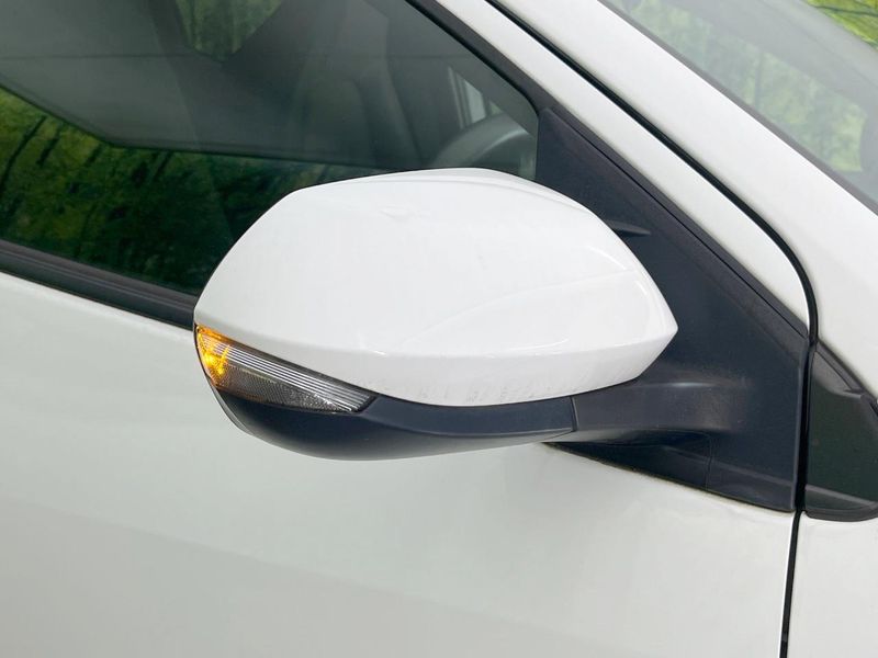 2023 Toyota Yaris 6AA-MXPH10 (UW-6aadfeb038e34)[5]