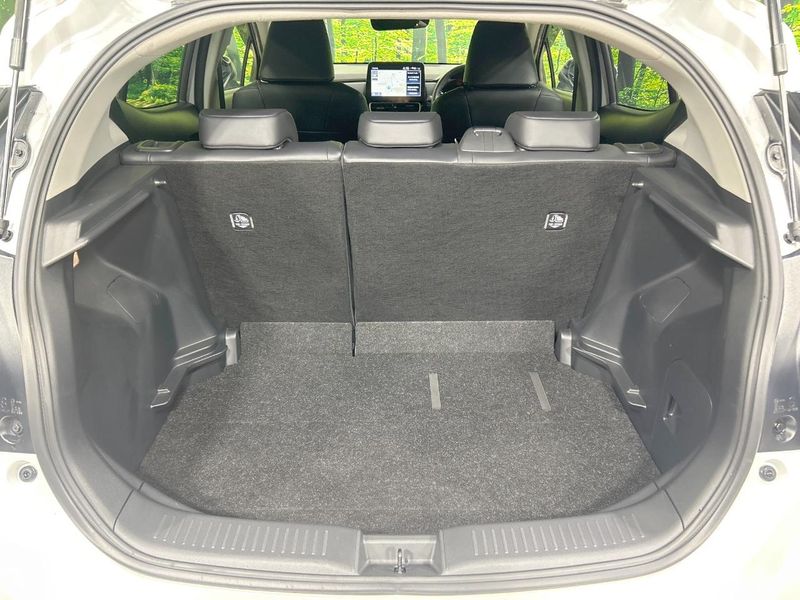 2023 Toyota Aqua 6AA-MXPK11 (UW-6aadfec16375d)[26]