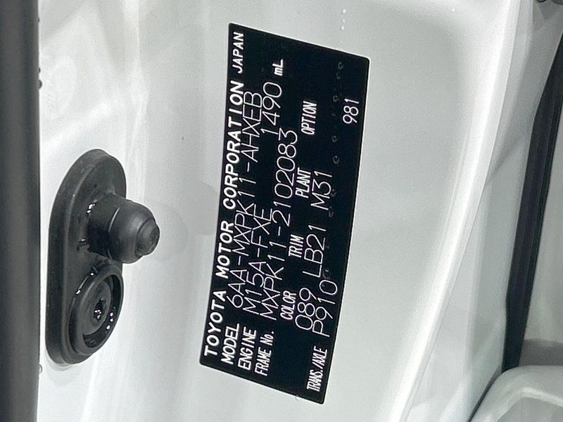2023 Toyota Aqua 6AA-MXPK11 (UW-6aadfec16375d)[1]