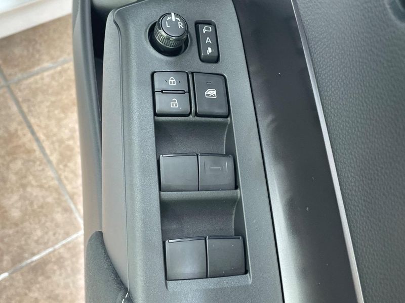 2024 Toyota Aqua 6AA-MXPK11 (UW-6aadfec42aa87)[22]