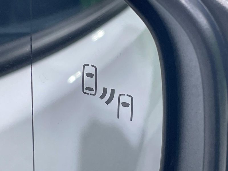 2025 Toyota Prius 6AA-MXWH60 (UW-6aadfee5bc6bb)[12]