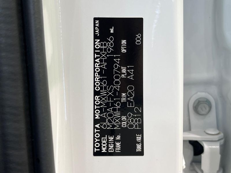 2023 Toyota Prius 6LA-MXWH61 (UW-6aadfee90884c)[1]