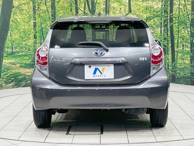 2014 Toyota Aqua DAA-NHP10 (UW-6aadfefecec15)[7]