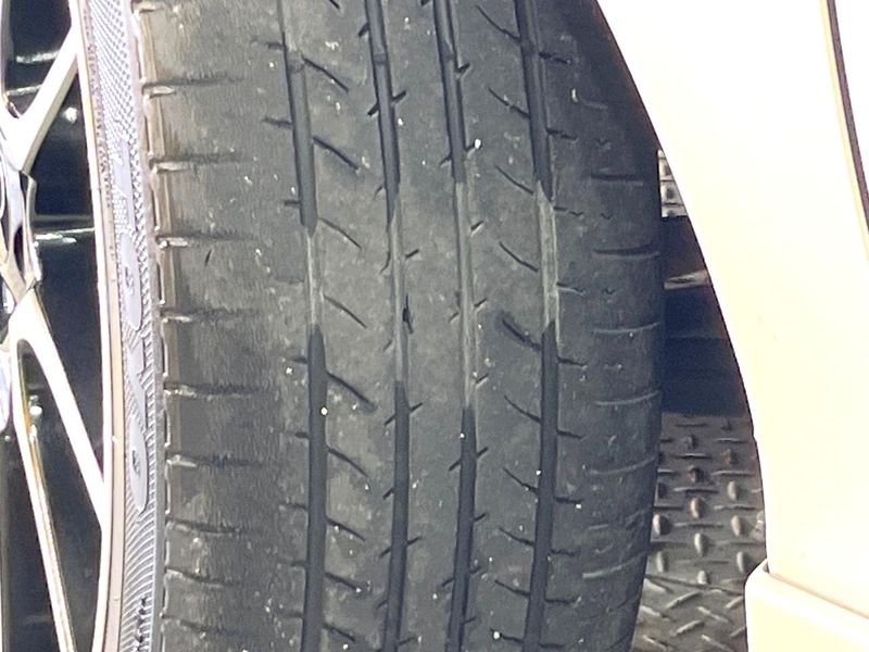 2014 Toyota Aqua DAA-NHP10 (UW-6aadfeff4dfe2)[8]