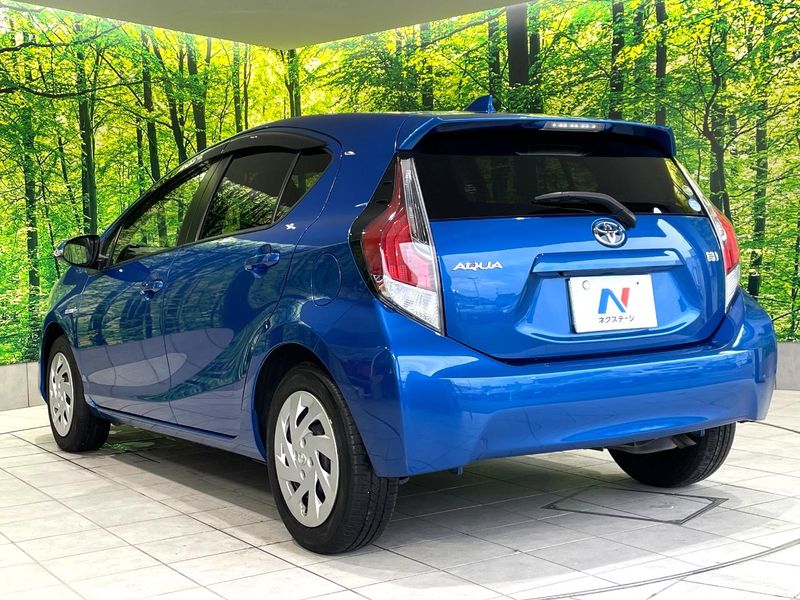 2016 Toyota Aqua DAA-NHP10 (UW-6aadff022bf57)[9]