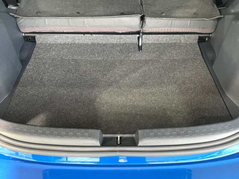 2016 Toyota Aqua DAA-NHP10 (UW-6aadff022bf57)[10]
