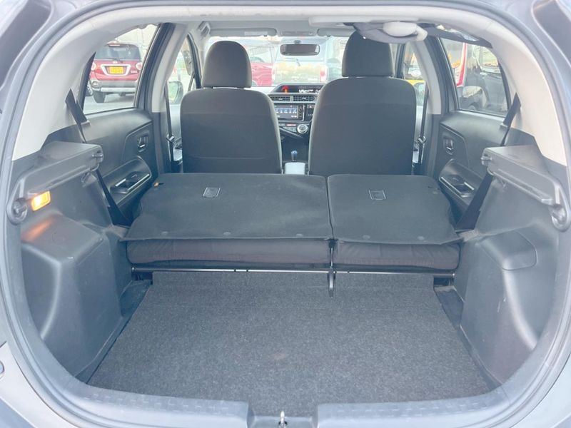 2015 Toyota Aqua DAA-NHP10 (UW-6aadff0783cc3)[29]