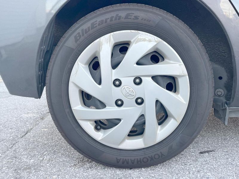 2015 Toyota Aqua DAA-NHP10 (UW-6aadff0783cc3)[20]