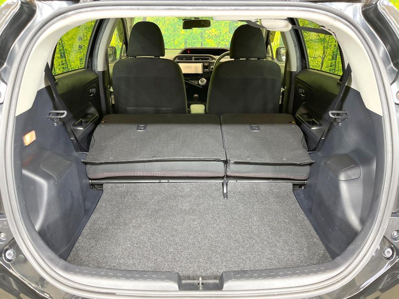 2015 Toyota Aqua DAA-NHP10 (UW-6aadff0837f97)[11]