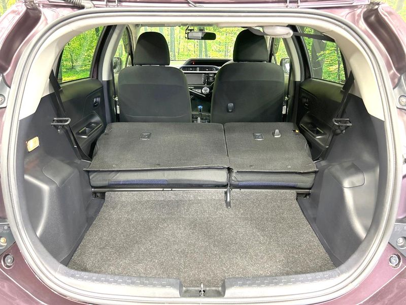 2016 Toyota Aqua DAA-NHP10 (UW-6aadff0938f3d)[8]