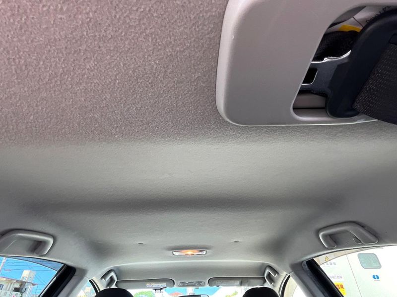 2017 Toyota Aqua DAA-NHP10 (UW-6aadff0b43412)[26]
